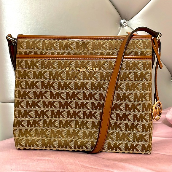 🤎Michael Kors Bedford SM NS Crossbody Brown🤎